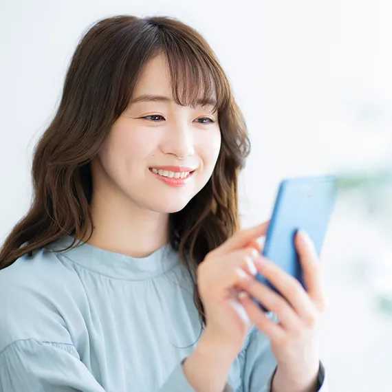 注文しようとする女性
